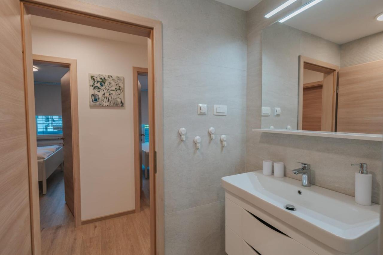 Apartma Lamberger Zirovnica Dış mekan fotoğraf
